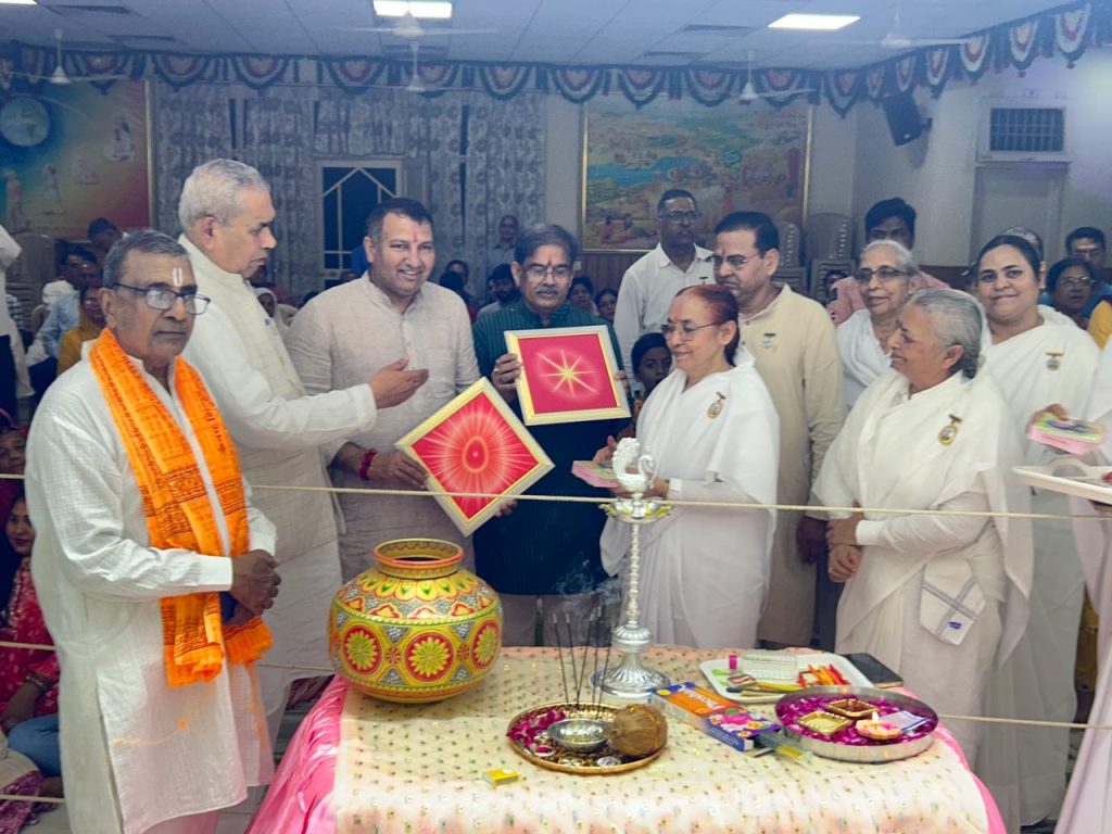 जन्माष्टमी महोत्सव पर मनमोहक चैतन्य झांकियों का आयोजन